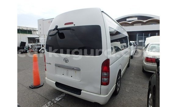 Acheter Import Voiture Toyota Hiace Blanc à Import - Dubai, Bujumbura Acheter Import Voiture Toyota Hiace Blanc à Import - Dubai, Bujumbura