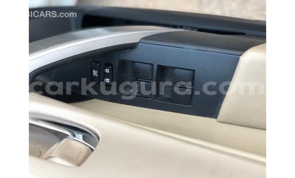 Nunua Imported Toyota Corolla Nyeupe Gari ndani ya Import - Dubai nchini Bujumbura Nunua Imported Toyota Corolla Nyeupe Gari ndani ya Import - Dubai nchini Bujumbura