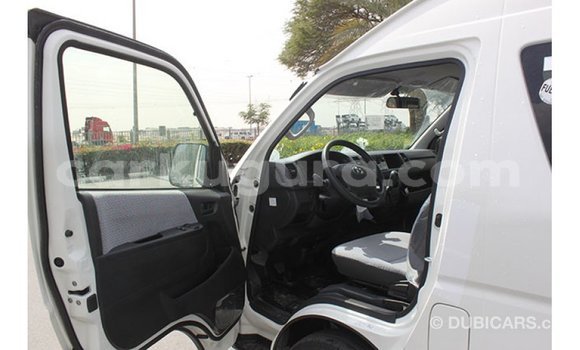 Nunua Imported Toyota Hiace Nyeupe Gari ndani ya Import - Dubai nchini Bujumbura Nunua Imported Toyota Hiace Nyeupe Gari ndani ya Import - Dubai nchini Bujumbura