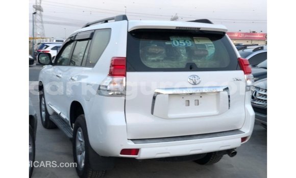 Acheter Import Voiture Toyota Prado Blanc à Import - Dubai, Bujumbura Acheter Import Voiture Toyota Prado Blanc à Import - Dubai, Bujumbura