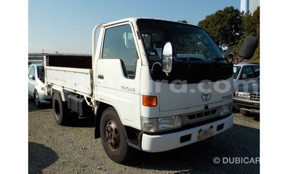 Acheter Import Voiture Toyota Dyna Blanc à Import - Dubai, Bujumbura Acheter Import Voiture Toyota Dyna Blanc à Import - Dubai, Bujumbura