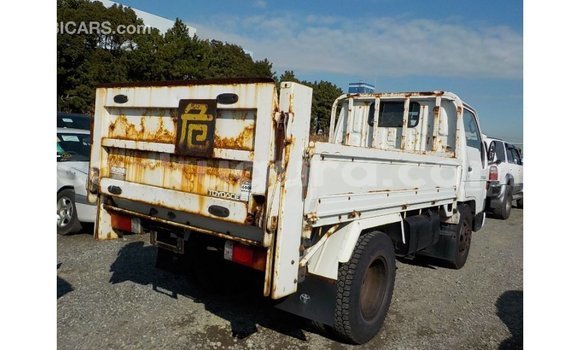 Acheter Import Voiture Toyota Dyna Blanc à Import - Dubai, Bujumbura Acheter Import Voiture Toyota Dyna Blanc à Import - Dubai, Bujumbura
