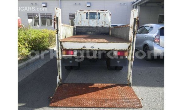 Acheter Import Voiture Toyota Dyna Blanc à Import - Dubai, Bujumbura Acheter Import Voiture Toyota Dyna Blanc à Import - Dubai, Bujumbura