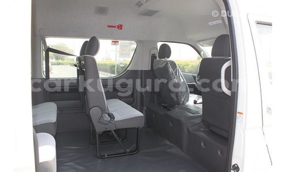 Nunua Imported Toyota Hiace Nyeupe Gari ndani ya Import - Dubai nchini Bujumbura Nunua Imported Toyota Hiace Nyeupe Gari ndani ya Import - Dubai nchini Bujumbura