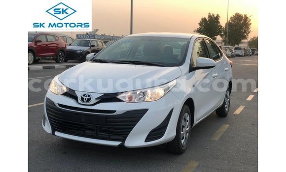 Buy Import Toyota Yaris White Car in Import - Dubai in Bujumbura