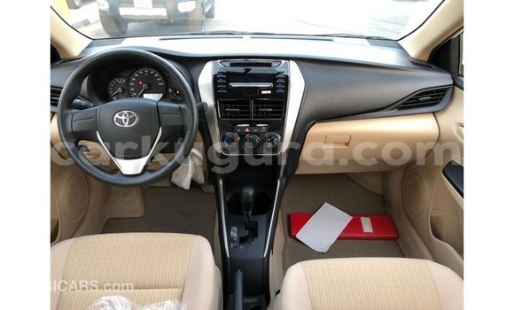 Nunua Imported Toyota Yaris Nyeupe Gari ndani ya Import - Dubai nchini Bujumbura Nunua Imported Toyota Yaris Nyeupe Gari ndani ya Import - Dubai nchini Bujumbura