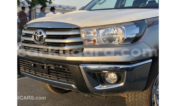 Nunua Imported Toyota Hilux Nyingine Gari ndani ya Import - Dubai nchini Bujumbura Nunua Imported Toyota Hilux Nyingine Gari ndani ya Import - Dubai nchini Bujumbura