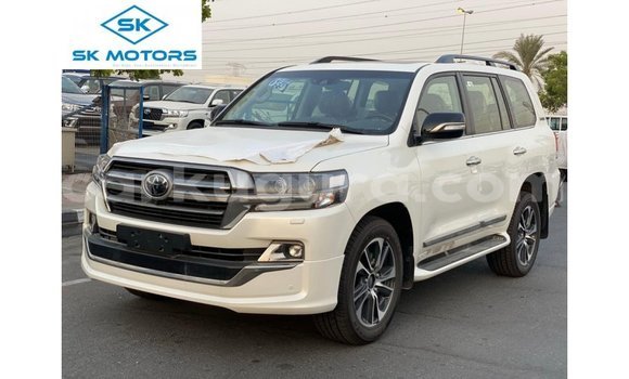 Nunua Imported Toyota Land Cruiser Nyeupe Gari ndani ya Import - Dubai nchini Bujumbura Nunua Imported Toyota Land Cruiser Nyeupe Gari ndani ya Import - Dubai nchini Bujumbura