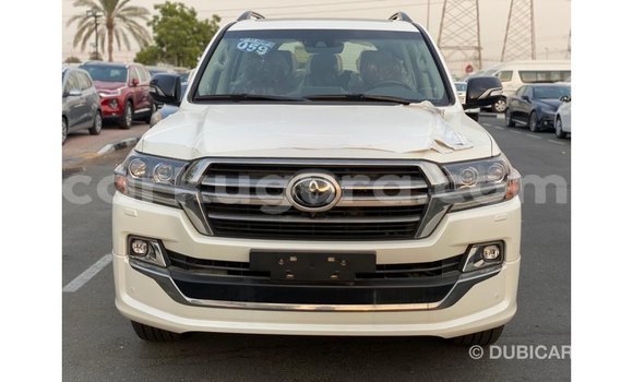 Nunua Imported Toyota Land Cruiser Nyeupe Gari ndani ya Import - Dubai nchini Bujumbura Nunua Imported Toyota Land Cruiser Nyeupe Gari ndani ya Import - Dubai nchini Bujumbura