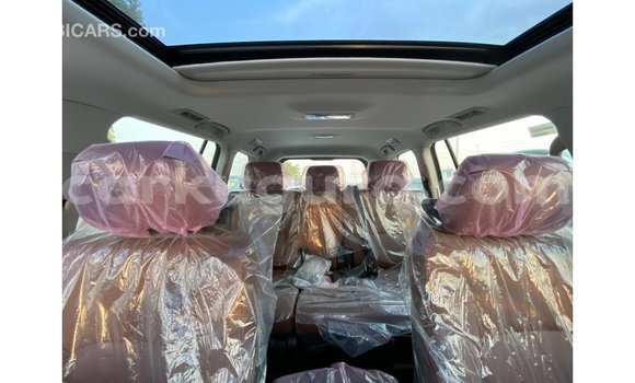 Nunua Imported Toyota Land Cruiser Nyeupe Gari ndani ya Import - Dubai nchini Bujumbura Nunua Imported Toyota Land Cruiser Nyeupe Gari ndani ya Import - Dubai nchini Bujumbura