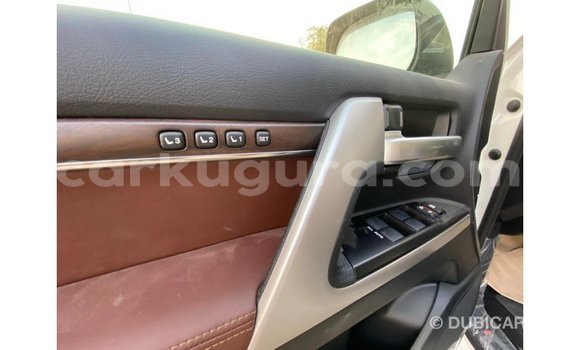 Nunua Imported Toyota Land Cruiser Nyeupe Gari ndani ya Import - Dubai nchini Bujumbura Nunua Imported Toyota Land Cruiser Nyeupe Gari ndani ya Import - Dubai nchini Bujumbura