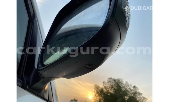 Nunua Imported Toyota Land Cruiser Nyeupe Gari ndani ya Import - Dubai nchini Bujumbura Nunua Imported Toyota Land Cruiser Nyeupe Gari ndani ya Import - Dubai nchini Bujumbura