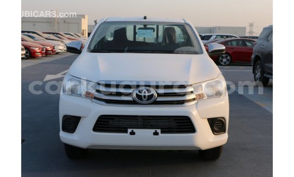 Nunua Imported Toyota Hilux Nyeupe Gari ndani ya Import - Dubai nchini Bujumbura Nunua Imported Toyota Hilux Nyeupe Gari ndani ya Import - Dubai nchini Bujumbura