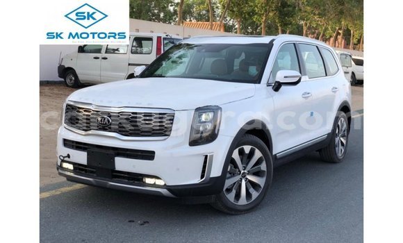 Acheter Import Voiture Kia Carens Blanc à Import - Dubai, Bujumbura