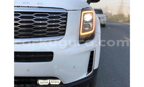 Nunua Imported Kia Carens Nyeupe Gari ndani ya Import - Dubai nchini Bujumbura Nunua Imported Kia Carens Nyeupe Gari ndani ya Import - Dubai nchini Bujumbura