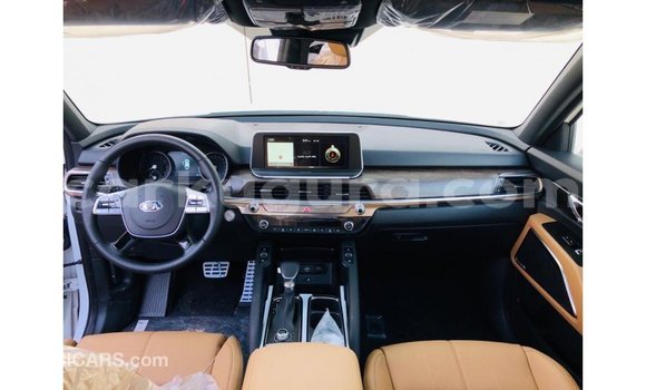 Nunua Imported Kia Carens Nyeupe Gari ndani ya Import - Dubai nchini Bujumbura Nunua Imported Kia Carens Nyeupe Gari ndani ya Import - Dubai nchini Bujumbura