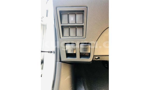 Acheter Import Voiture Toyota Hilux Blanc à Import - Dubai, Bujumbura Acheter Import Voiture Toyota Hilux Blanc à Import - Dubai, Bujumbura