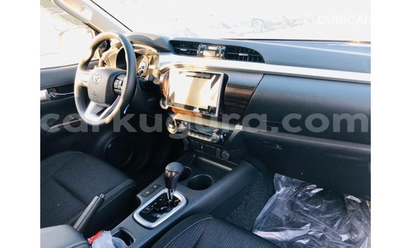 Acheter Import Voiture Toyota Hilux Blanc à Import - Dubai, Bujumbura Acheter Import Voiture Toyota Hilux Blanc à Import - Dubai, Bujumbura