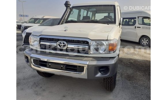 Buy Import Toyota Land Cruiser White Car in Import - Dubai in Bujumbura Buy Import Toyota Land Cruiser White Car in Import - Dubai in Bujumbura