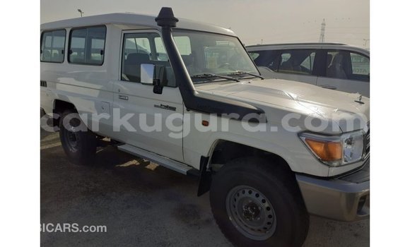 Buy Import Toyota Land Cruiser White Car in Import - Dubai in Bujumbura Buy Import Toyota Land Cruiser White Car in Import - Dubai in Bujumbura