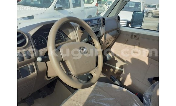 Buy Import Toyota Land Cruiser White Car in Import - Dubai in Bujumbura Buy Import Toyota Land Cruiser White Car in Import - Dubai in Bujumbura