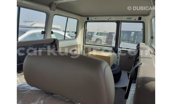 Buy Import Toyota Land Cruiser White Car in Import - Dubai in Bujumbura Buy Import Toyota Land Cruiser White Car in Import - Dubai in Bujumbura
