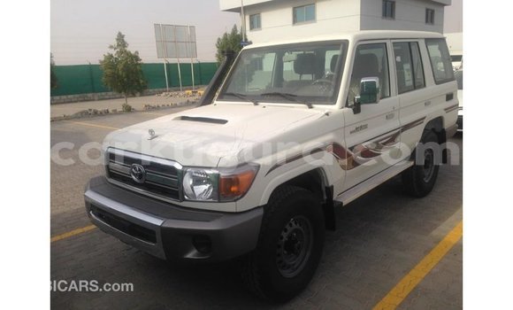 Buy Import Toyota Land Cruiser White Car in Import - Dubai in Bujumbura Buy Import Toyota Land Cruiser White Car in Import - Dubai in Bujumbura