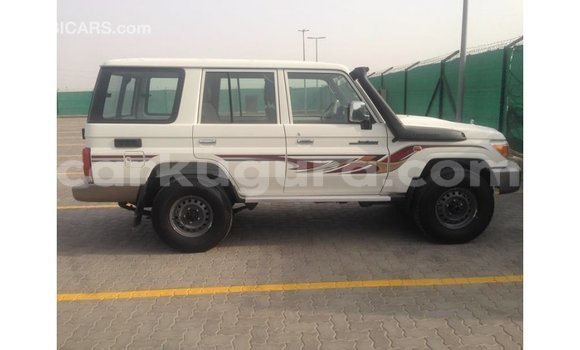 Buy Import Toyota Land Cruiser White Car in Import - Dubai in Bujumbura Buy Import Toyota Land Cruiser White Car in Import - Dubai in Bujumbura