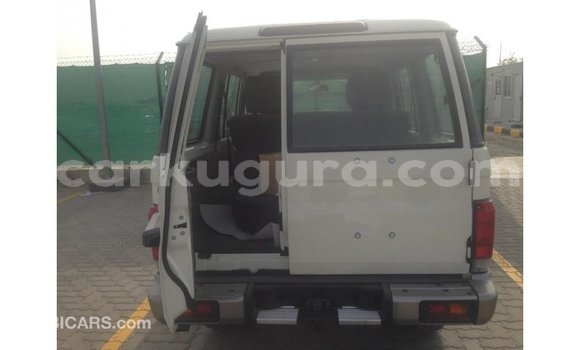 Buy Import Toyota Land Cruiser White Car in Import - Dubai in Bujumbura Buy Import Toyota Land Cruiser White Car in Import - Dubai in Bujumbura