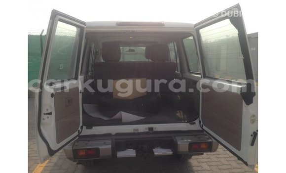 Buy Import Toyota Land Cruiser White Car in Import - Dubai in Bujumbura Buy Import Toyota Land Cruiser White Car in Import - Dubai in Bujumbura