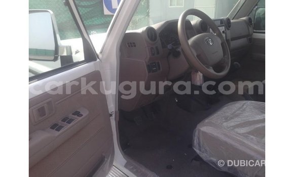 Buy Import Toyota Land Cruiser White Car in Import - Dubai in Bujumbura Buy Import Toyota Land Cruiser White Car in Import - Dubai in Bujumbura