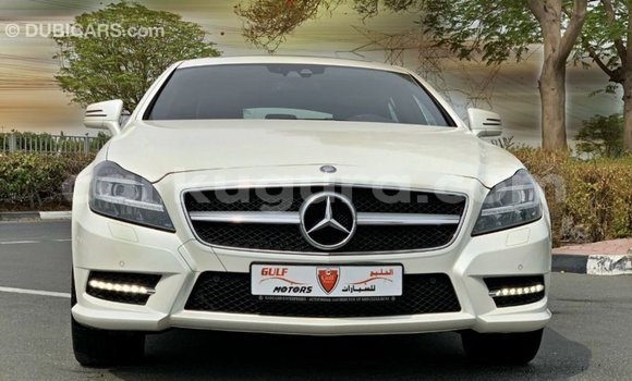 Buy Import Mercedes-Benz 190 White Car in Import - Dubai in Bujumbura Buy Import Mercedes-Benz 190 White Car in Import - Dubai in Bujumbura