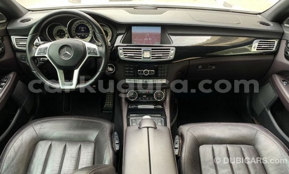 Buy Import Mercedes-Benz 190 White Car in Import - Dubai in Bujumbura Buy Import Mercedes-Benz 190 White Car in Import - Dubai in Bujumbura