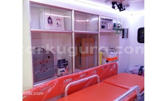 Buy Import Toyota Hiace White Car in Import - Dubai in Bujumbura Buy Import Toyota Hiace White Car in Import - Dubai in Bujumbura