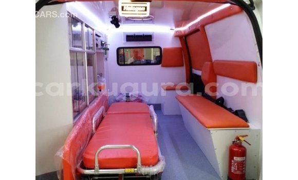 Buy Import Toyota Hiace White Car in Import - Dubai in Bujumbura Buy Import Toyota Hiace White Car in Import - Dubai in Bujumbura