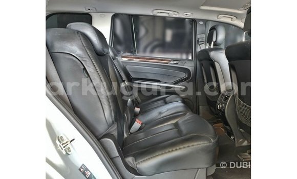 Nunua Imported Mercedes-Benz 190 Nyingine Gari ndani ya Import - Dubai nchini Bujumbura Nunua Imported Mercedes-Benz 190 Nyingine Gari ndani ya Import - Dubai nchini Bujumbura