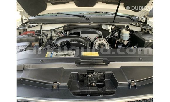 Buy Import Chevrolet Tahoe White Car in Import - Dubai in Bujumbura Buy Import Chevrolet Tahoe White Car in Import - Dubai in Bujumbura