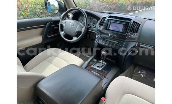 Nunua Imported Toyota Land Cruiser Nyeupe Gari ndani ya Import - Dubai nchini Bujumbura Nunua Imported Toyota Land Cruiser Nyeupe Gari ndani ya Import - Dubai nchini Bujumbura