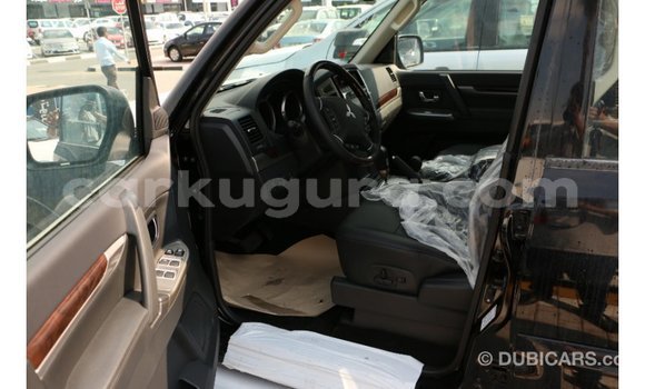 Nunua Imported Mitsubishi Pajero Nyeusi Gari ndani ya Import - Dubai nchini Bujumbura Nunua Imported Mitsubishi Pajero Nyeusi Gari ndani ya Import - Dubai nchini Bujumbura