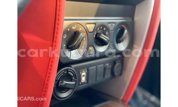 Acheter Import Voiture Toyota Fortuner Blanc à Import - Dubai, Bujumbura Acheter Import Voiture Toyota Fortuner Blanc à Import - Dubai, Bujumbura