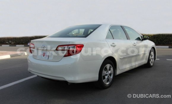 Nunua Imported Toyota Camry Nyeupe Gari ndani ya Import - Dubai nchini Bujumbura Nunua Imported Toyota Camry Nyeupe Gari ndani ya Import - Dubai nchini Bujumbura
