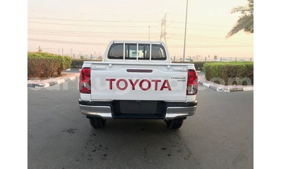 Acheter Import Voiture Toyota Hilux Blanc à Import - Dubai, Bujumbura Acheter Import Voiture Toyota Hilux Blanc à Import - Dubai, Bujumbura