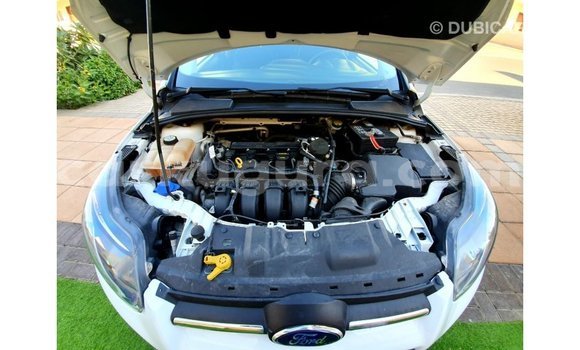 Acheter Import Voiture Ford Focus Blanc à Import - Dubai, Bujumbura Acheter Import Voiture Ford Focus Blanc à Import - Dubai, Bujumbura