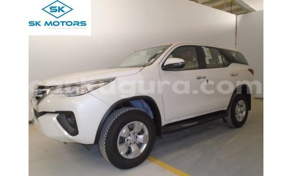 Buy Import Toyota Fortuner White Car in Import - Dubai in Bujumbura