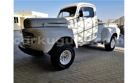 Acheter Import Utilitaire Ford AEV AMBULANCE Blanc à Import - Dubai, Bujumbura