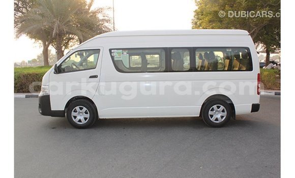 Acheter Import Voiture Toyota Hiace Blanc à Import - Dubai, Bujumbura Acheter Import Voiture Toyota Hiace Blanc à Import - Dubai, Bujumbura