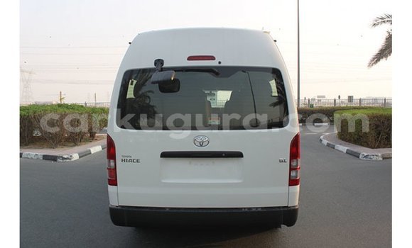 Acheter Import Voiture Toyota Hiace Blanc à Import - Dubai, Bujumbura Acheter Import Voiture Toyota Hiace Blanc à Import - Dubai, Bujumbura