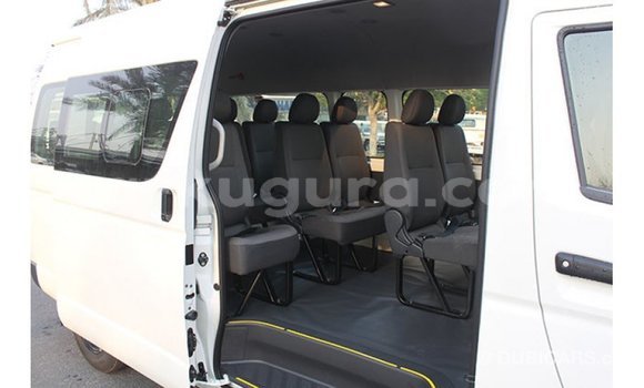 Acheter Import Voiture Toyota Hiace Blanc à Import - Dubai, Bujumbura Acheter Import Voiture Toyota Hiace Blanc à Import - Dubai, Bujumbura