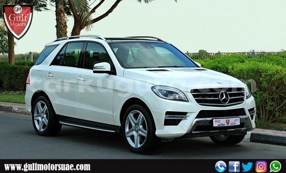 Acheter Import Voiture Mercedes-Benz 190 Blanc à Import - Dubai, Bujumbura