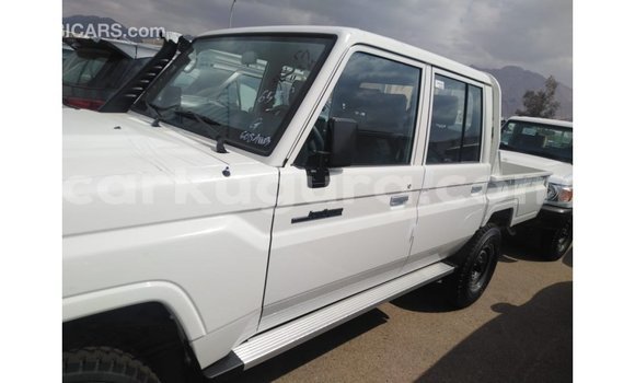 Nunua Imported Toyota Land Cruiser Nyeupe Gari ndani ya Import - Dubai nchini Bujumbura Nunua Imported Toyota Land Cruiser Nyeupe Gari ndani ya Import - Dubai nchini Bujumbura